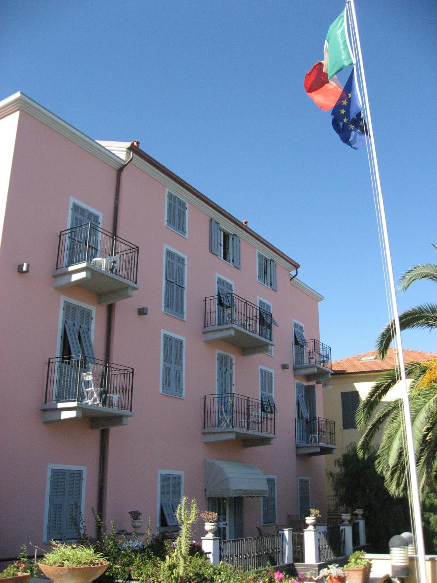 Villa Sacra Famiglia Casa Per Ferie Arma di Taggia Exterior photo